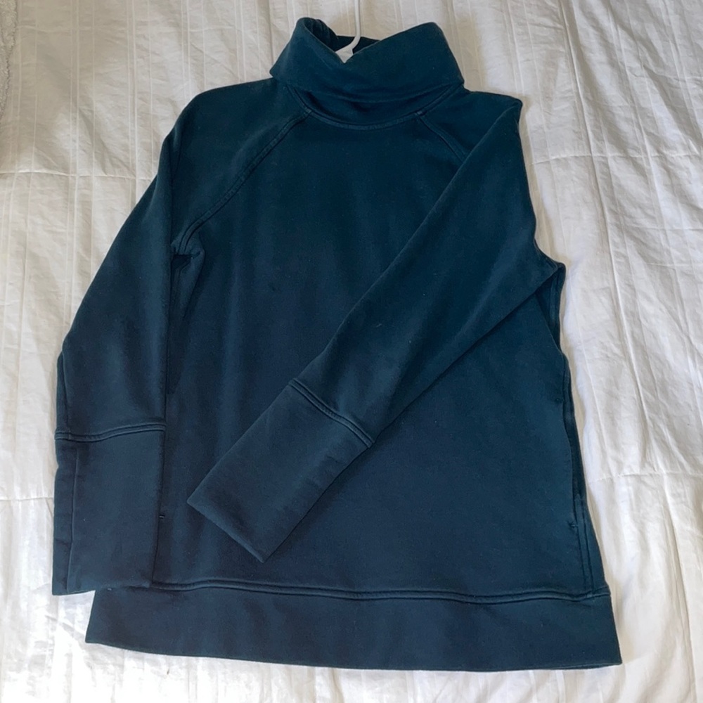 Lululemon Turtleneck Sweatshirt